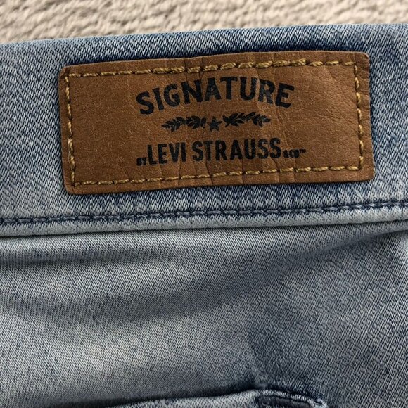Signature By Levi Strauss Womens Lounge Shorts Size 14 Light Wash Denim Pull On - Picture 10 of 13